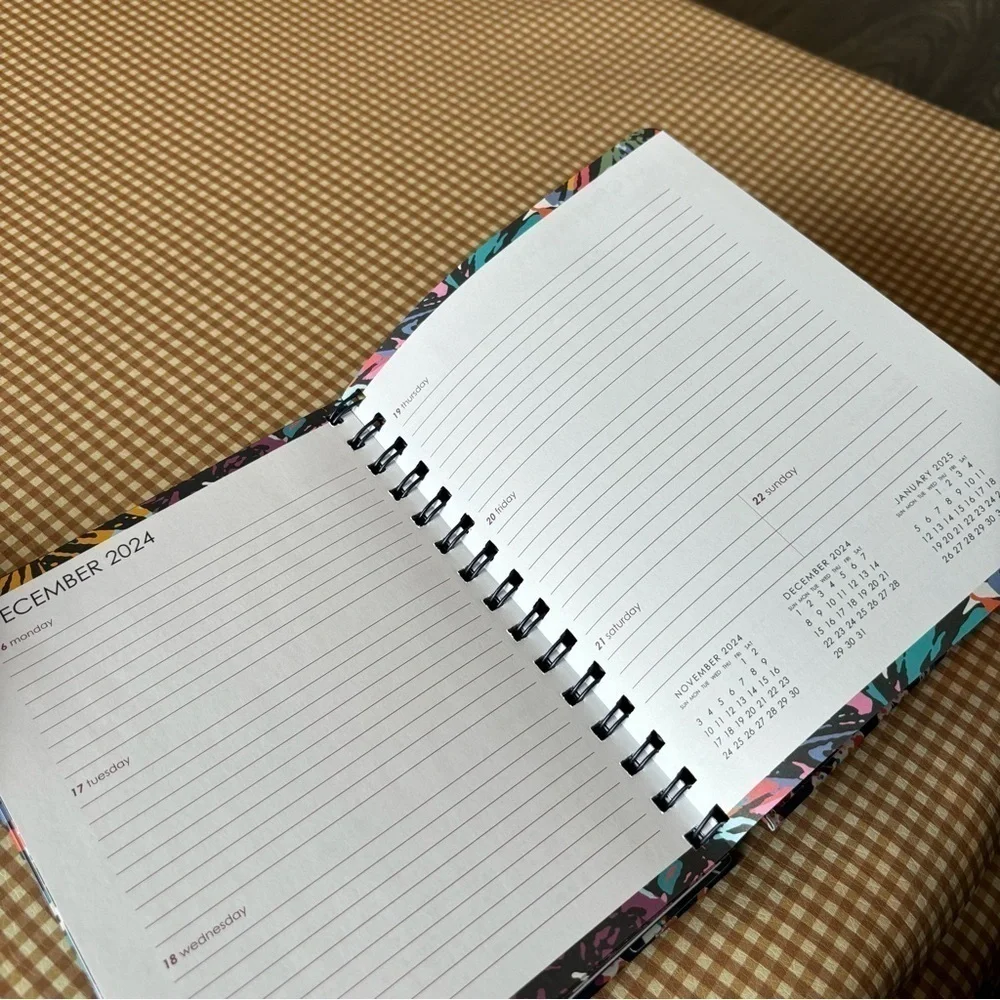 Vera Bradley‎ Floral notebook agenda 17 month planner 2023-2024. NEW